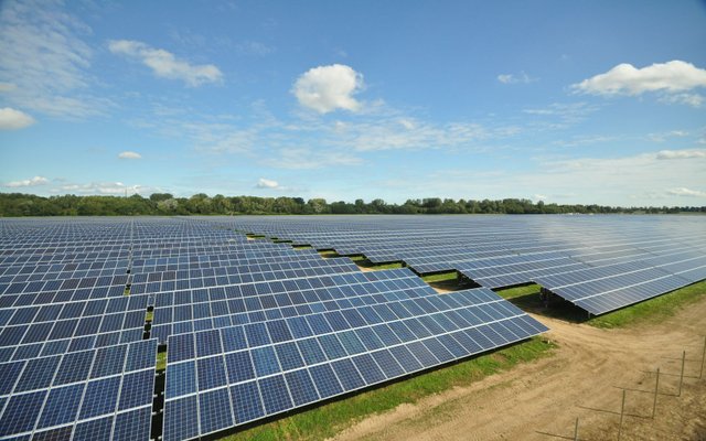 Photovoltaikanlage auf Fläche